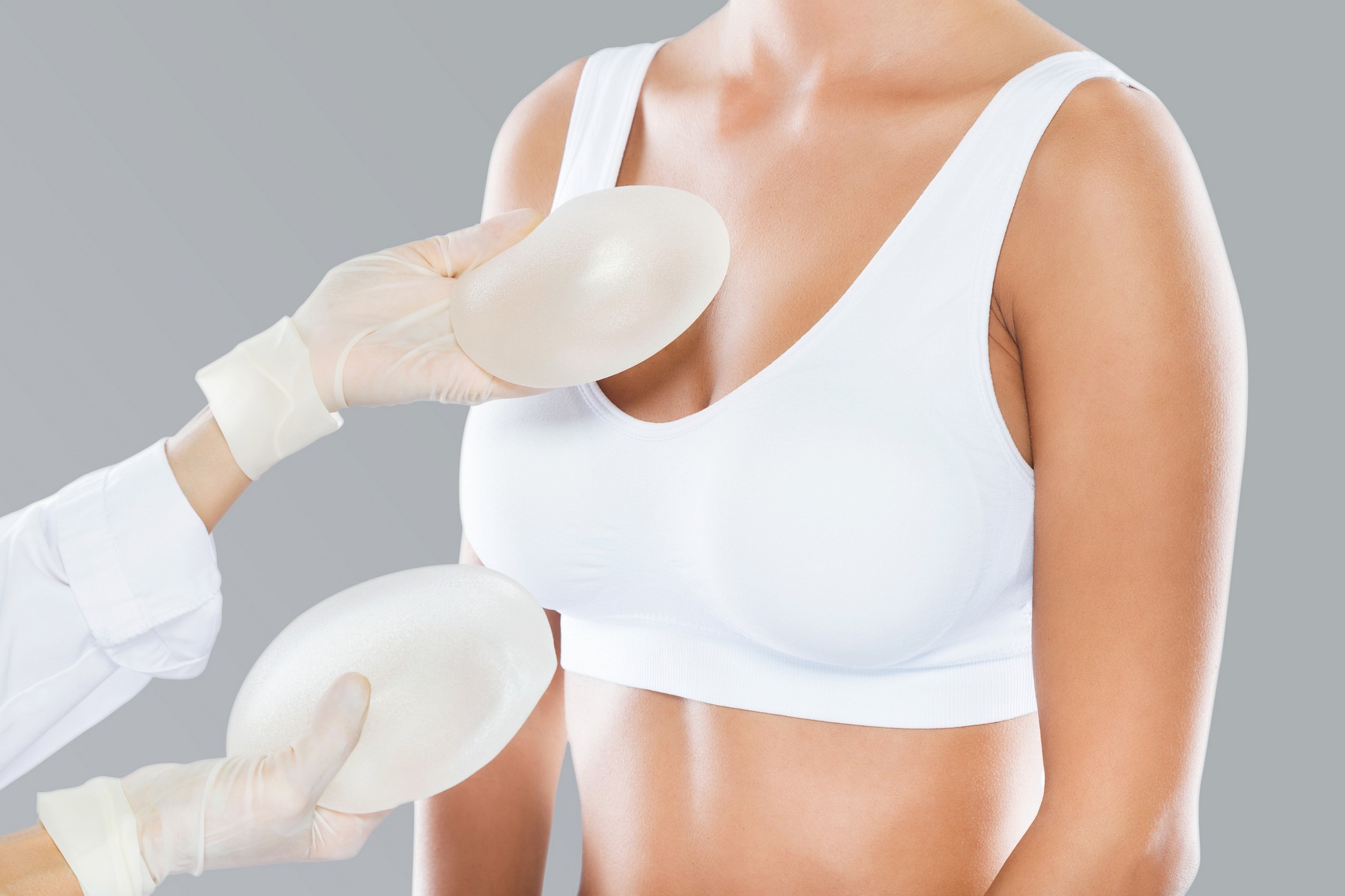 HOW TO CHOOSE THE BEST BREAST IMPLANTS